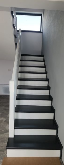 Case etaj, parter la cheie Dezvoltator