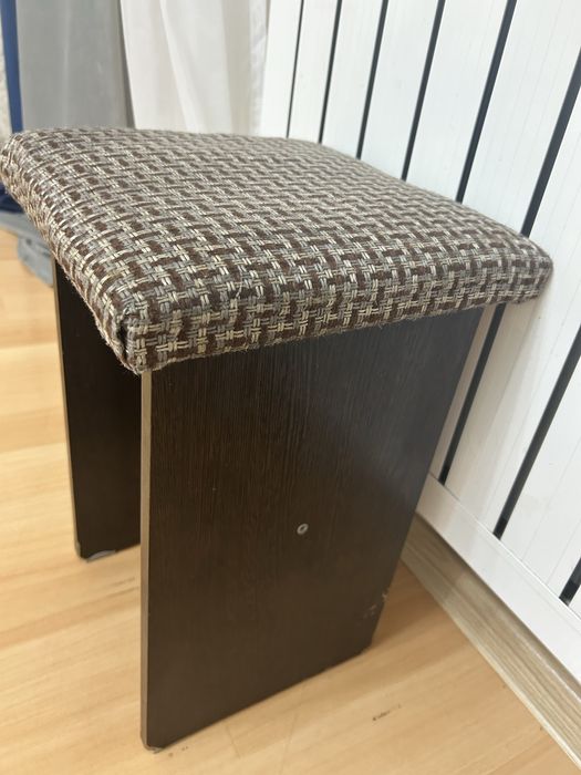 Табуретка 4 шт есть в хорошем состоянии