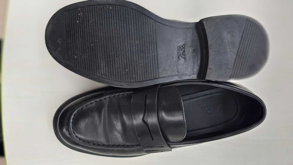 MOCASINI ELEGANȚI ZARA adulți- băieți- adolescenți, mărimea 39, negri