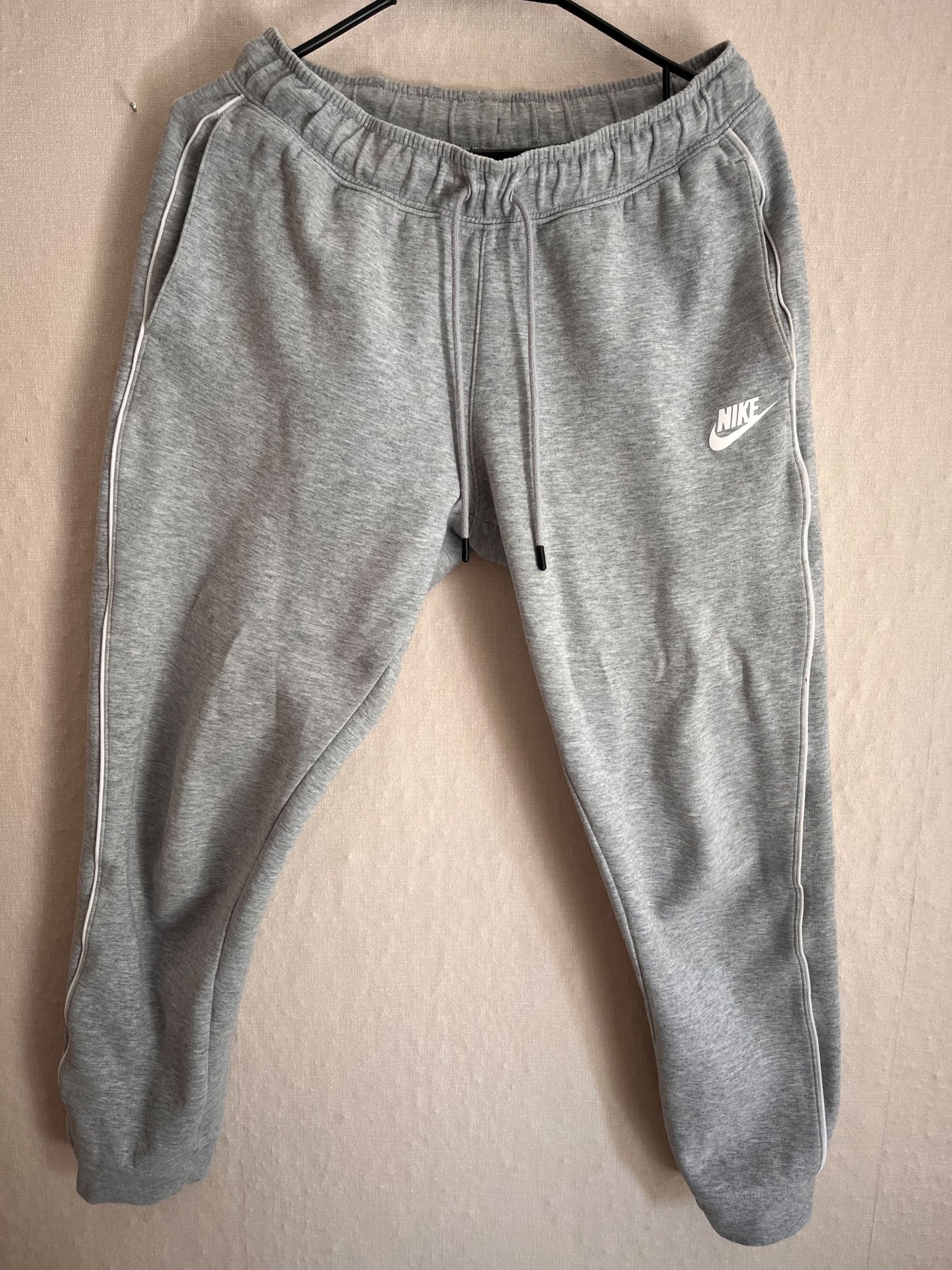 Дамски анцуг комплект Nike