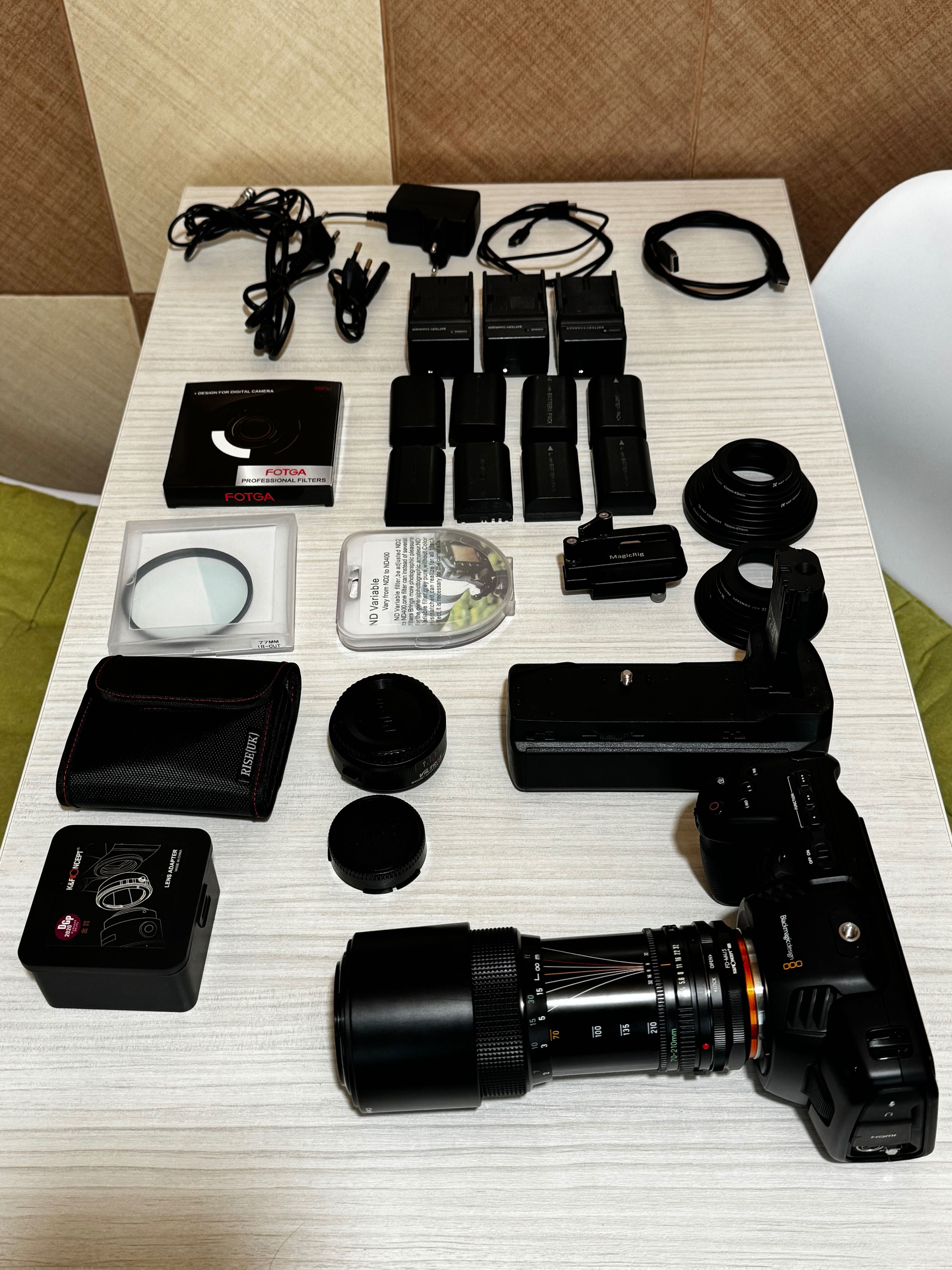 Setup complet BMPCC 4K - Blackmagic Pocket Cinema Camera 4K accesorii