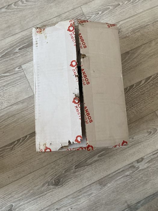 Продам новую настенную люстру