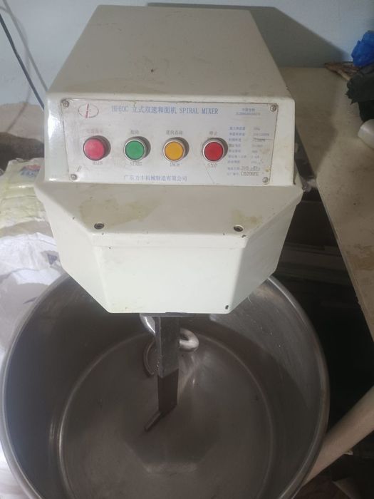 Нон печка ва мешалка сотилади