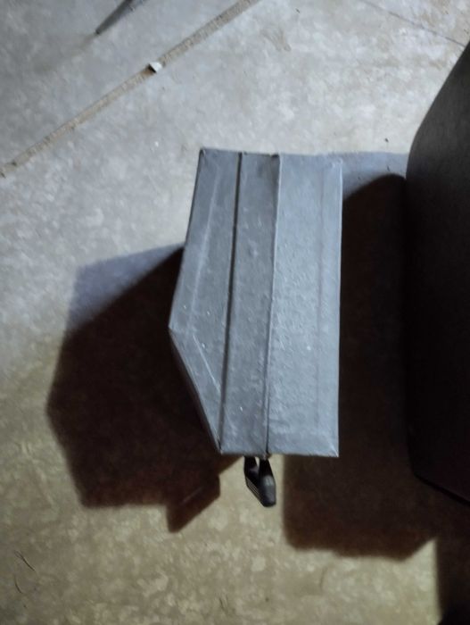 Много стари куфари и сандъци