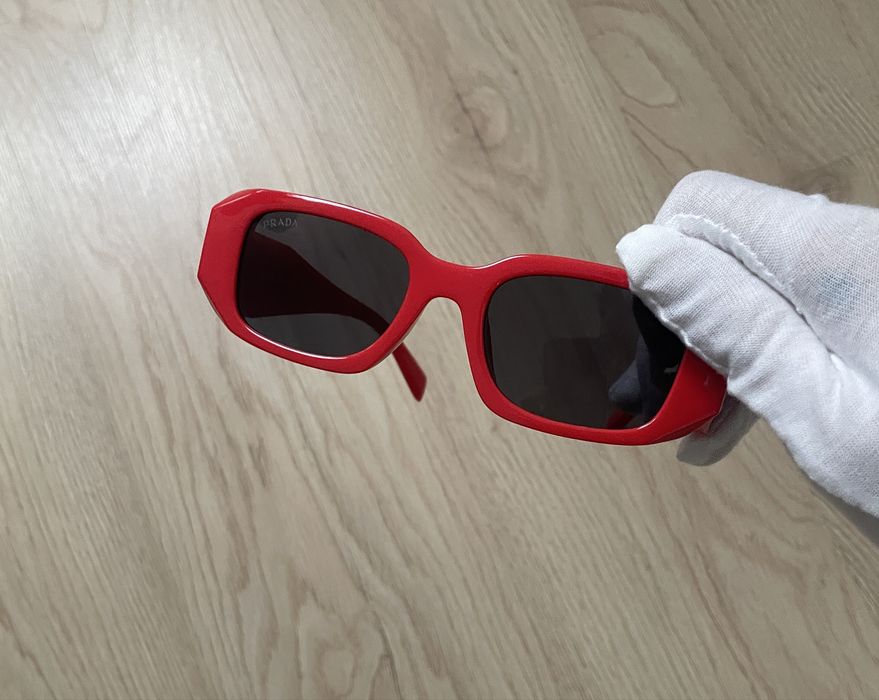 Ochelari de soare Prada