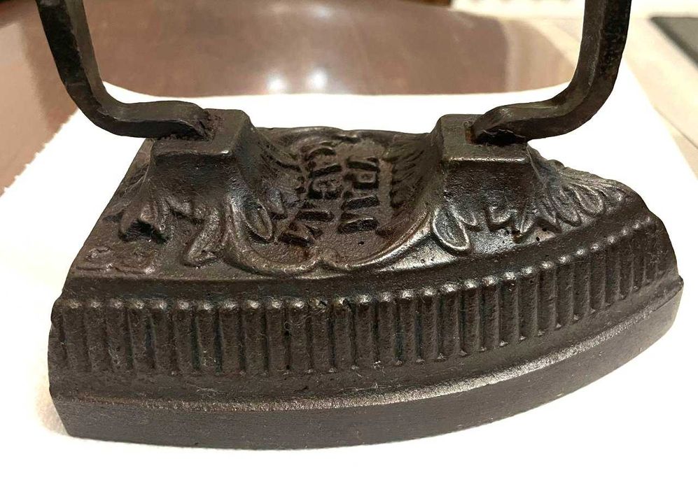 Каслинский чугунный утюг (антиквариат)