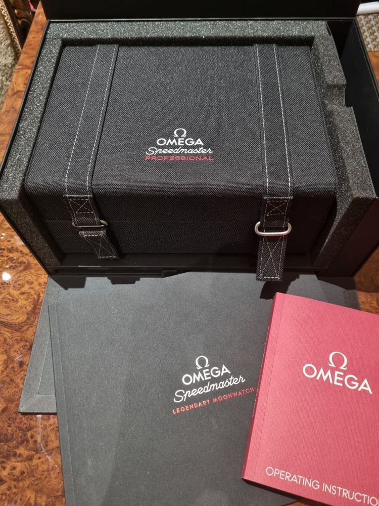 Omega speedmasters “moonwatch”