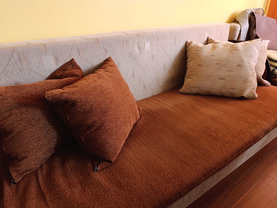 Разтегателен диван