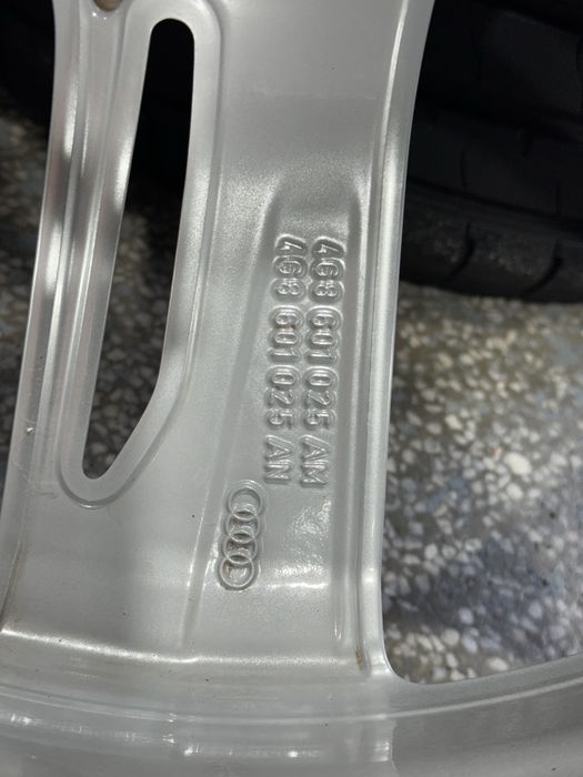 Jante Audi 5-Arm Blade Design 21”