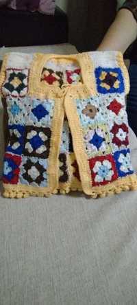 Vestă tricotata multicoloră din motive