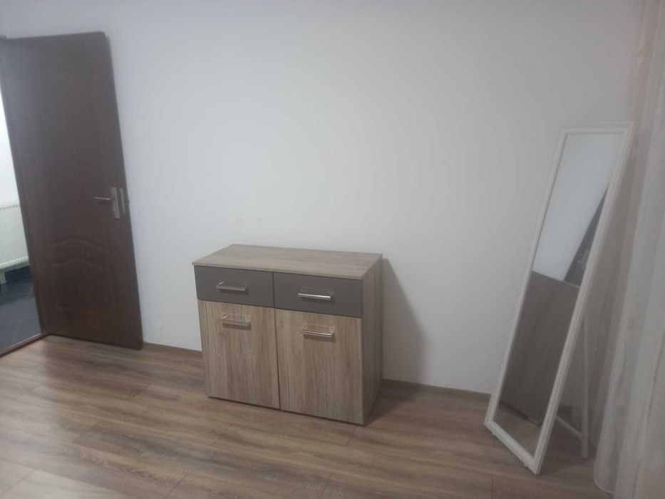 Inchiriez garsoniera