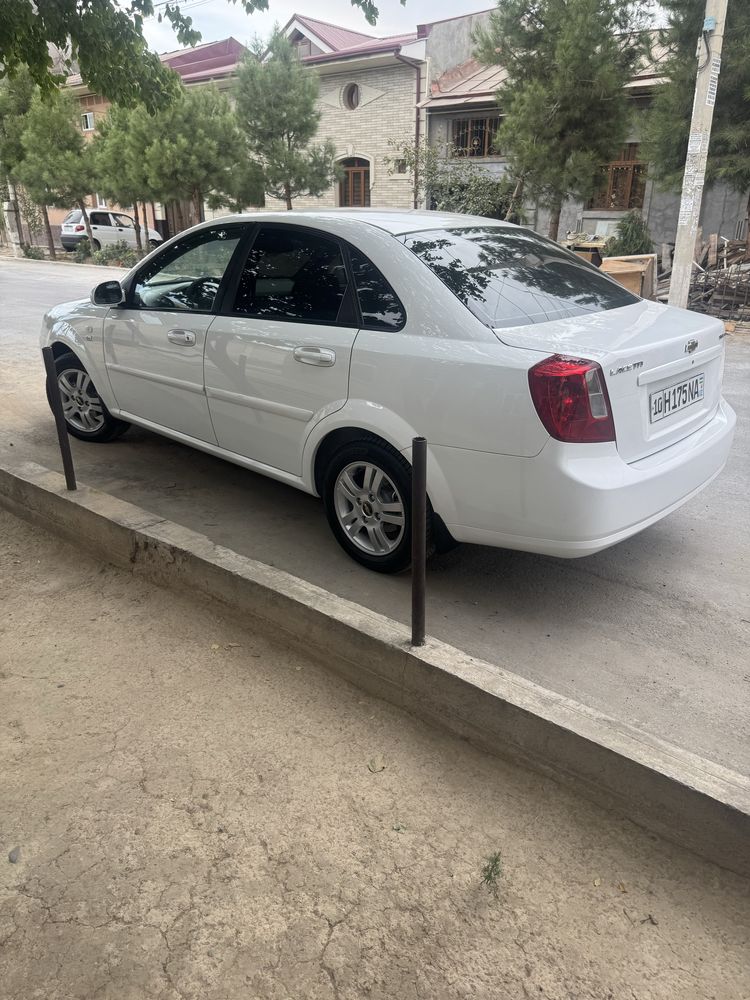 Lacetti 2013 yil 1.6 avtomat toza