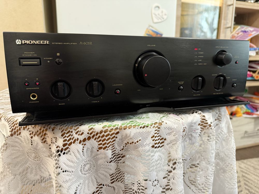 Pioneer A-605 качествен стерео усилвател