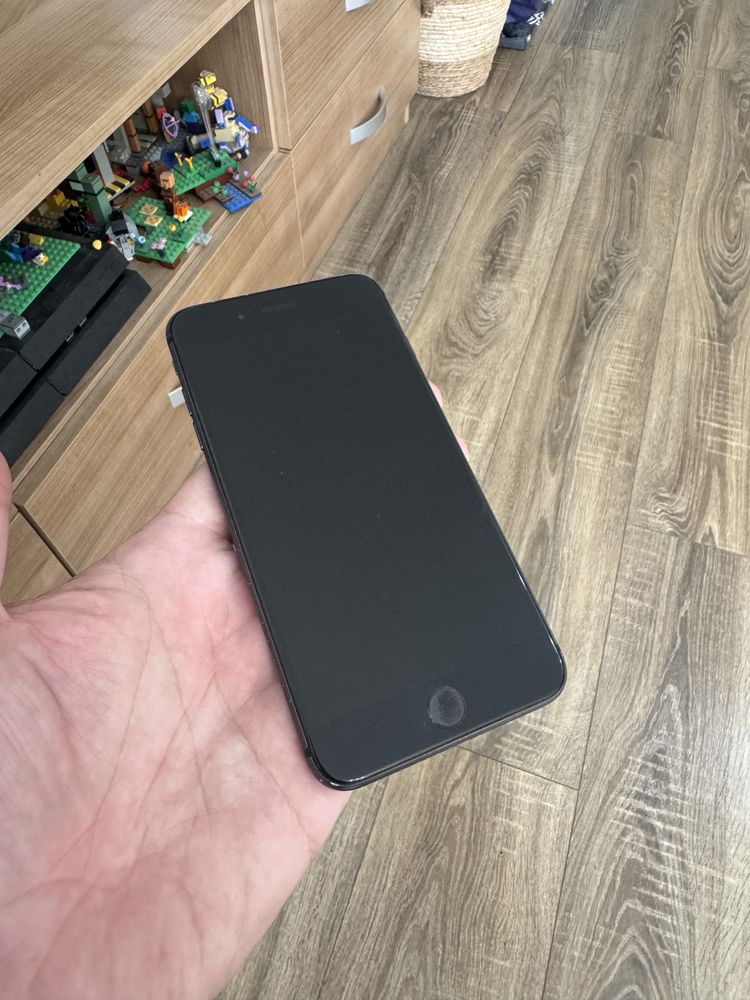 iPhone 8 Plus, negru, memorie 64Gb, baterie 100%, husa, frumos