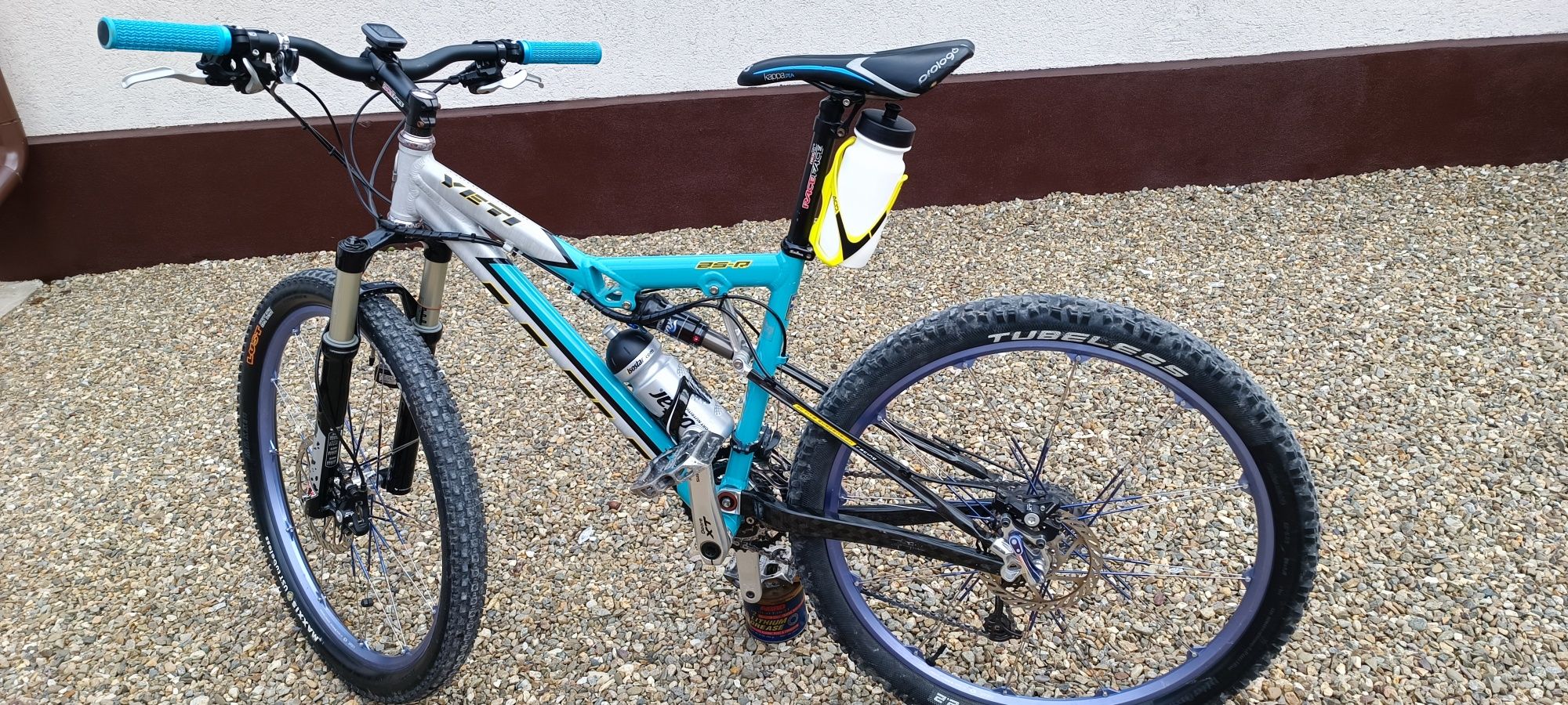 Bicicleta YETI full suspensiun