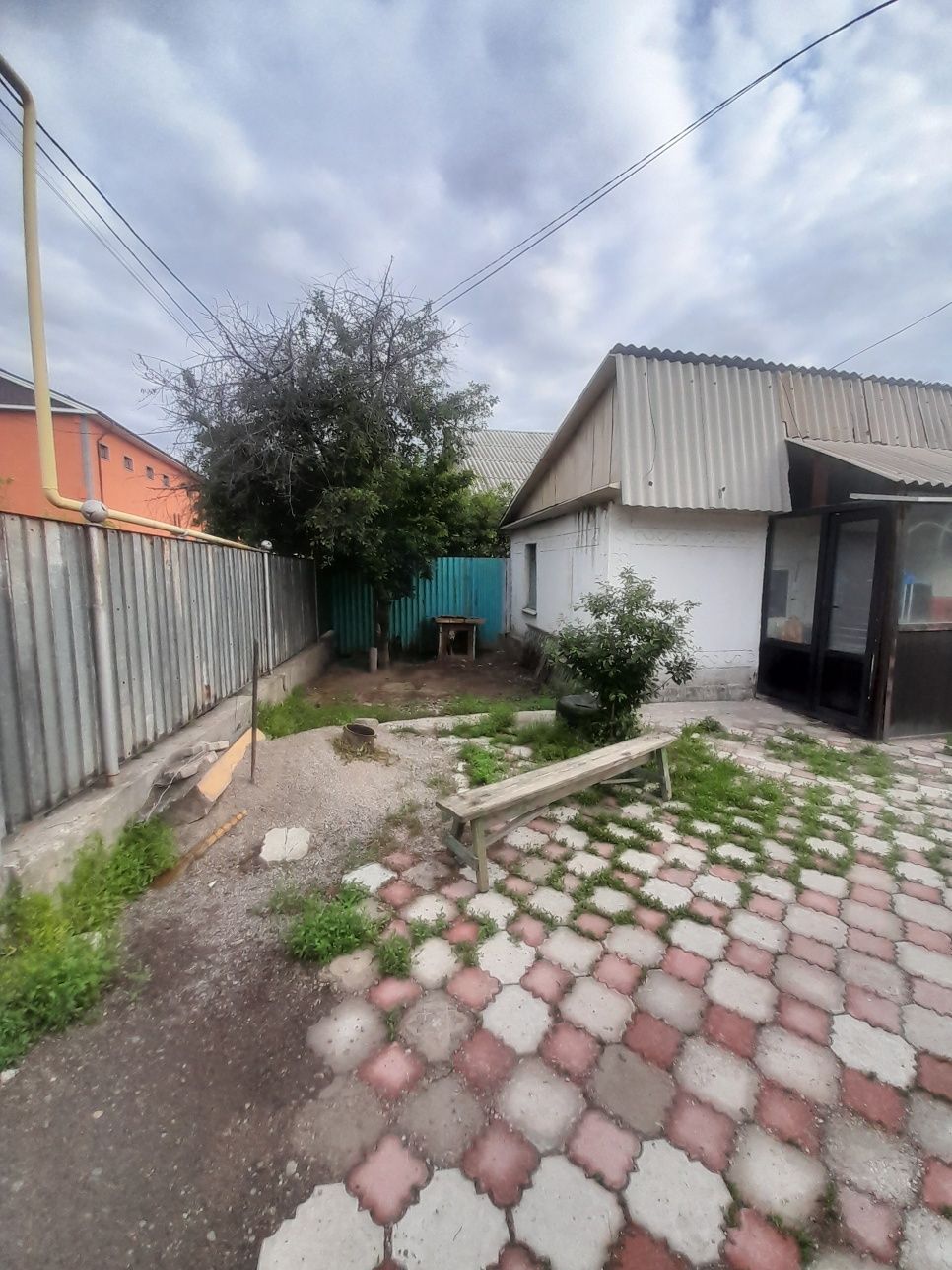 Продам дом  в ипподроме срочно