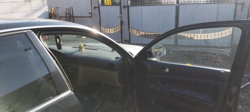 Vînd vw passat b5,5 1,9 tdi 131 cp acte valabile