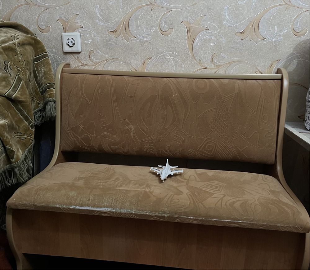 Продам диван, срочно
