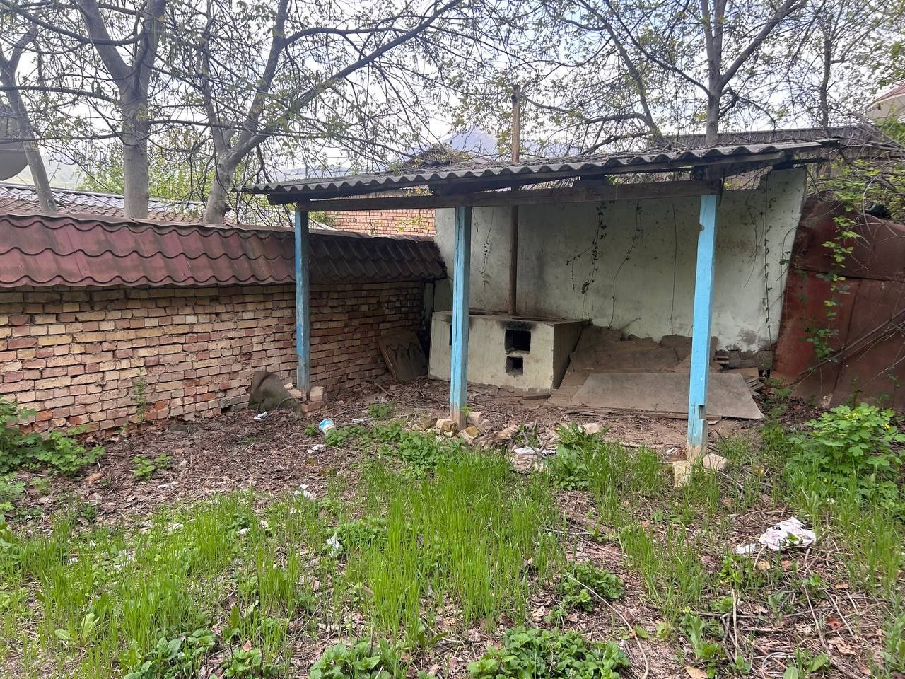Продается дача в центре Чарвака.