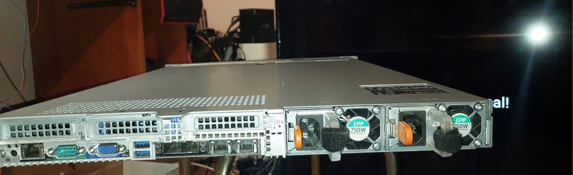 Server Dell PowerEdge R640 40 Cores Gold 6122 128Gb 5.4Tb 1500W