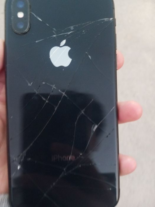 iPhone X на запчасти, не включается, экран разбит