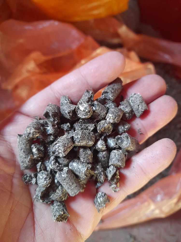 Жмых гранула семечки в мешках корм отруби жем корм