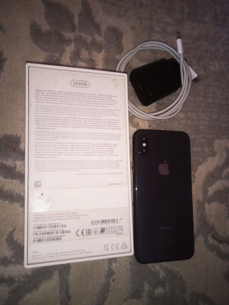 iPhone X 256GB в отличном состоянии