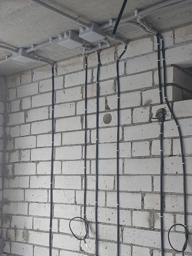 Все виды электрических работ.-Установка и замена автоматов. 
-Установк