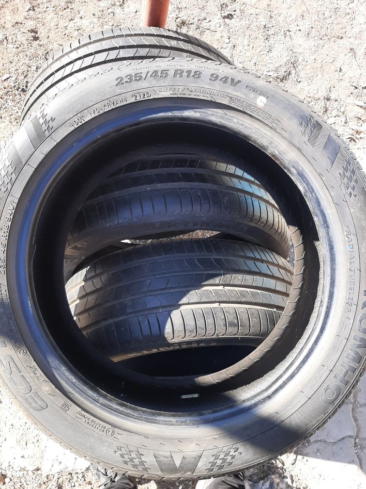 Продам шины 235/45/18 кумхо экстра HS51