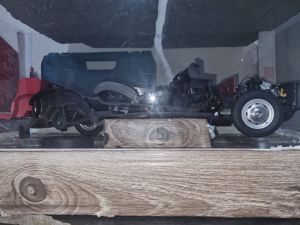 Vând macheta dacia 1300 pana la nr 58