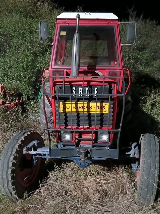 Vând sau skimb cu auto +/- tractorul se poate face 4x4