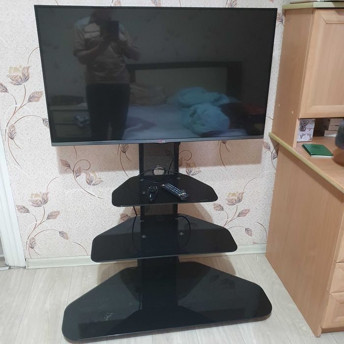 Tелевизор диагональ 42"