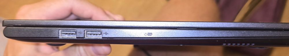 ASUS VivoBook 15 (K513EA) – отличное состояние + комплект аксессуаров