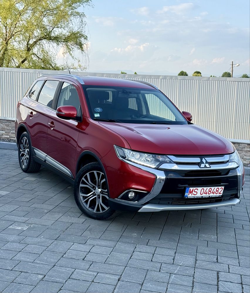 Mitsubishi Outlander 7 locuri 4WD