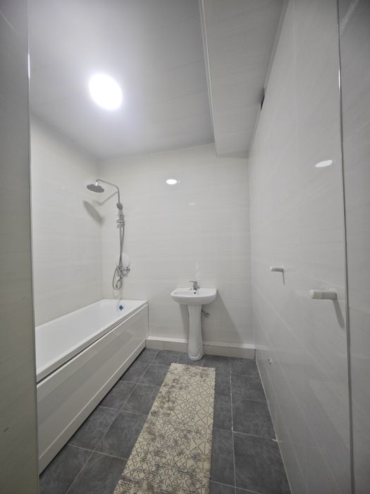 Срочно сдается в аренду 3 комнатная квартира на 2 этаже 7этажного дома