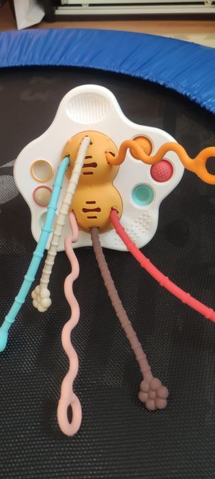 Сензорни, образователни, музикални играчки 3+ мес, 6+ , 9+, 12 м+