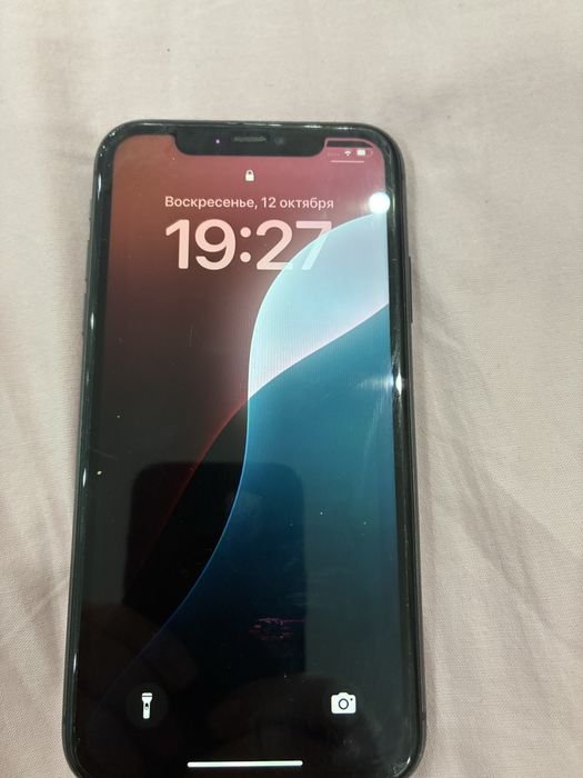 Продам айфон 11