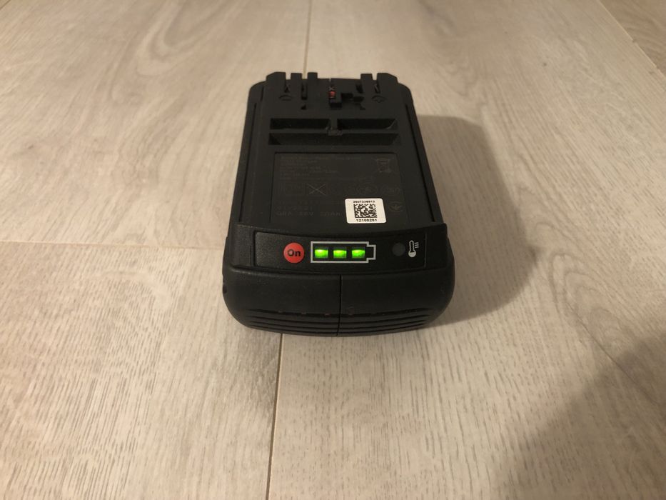 Set acumulator Bosch 36V plus incarcator