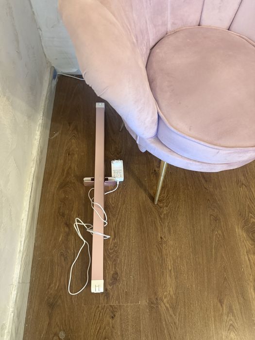 Vand pentru salon /coafor