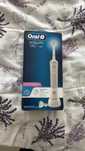 Електрическа четка за зъби Oral-B Vitality 100