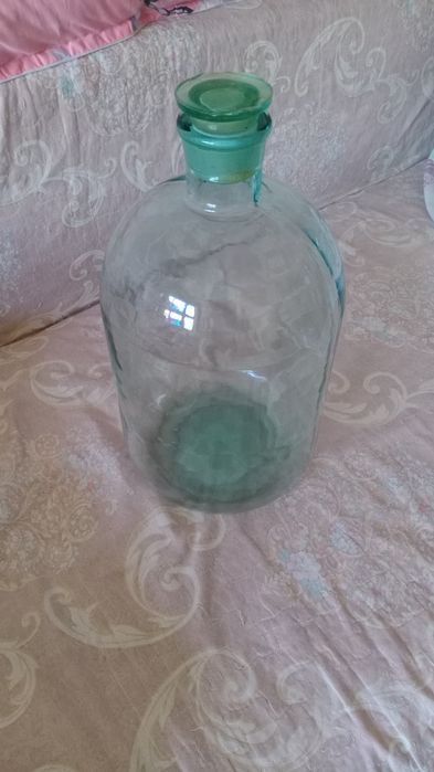 Большие бутылки бутыли