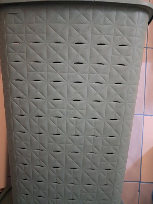 Două coșuri de rufe
