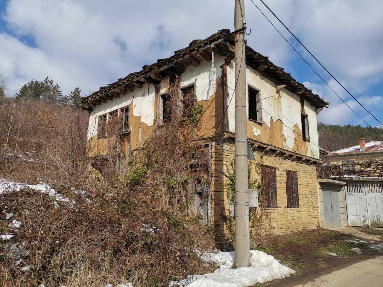Продава се Къща в с. Раховци, Област Габрово - 72 кв.м за 556 €/кв.м - Снимка #3