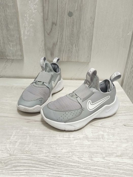 Маратонки Nike 28 номер