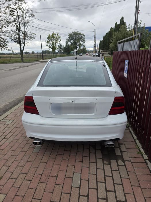 Vând Opel Vectra 1.6 benzina