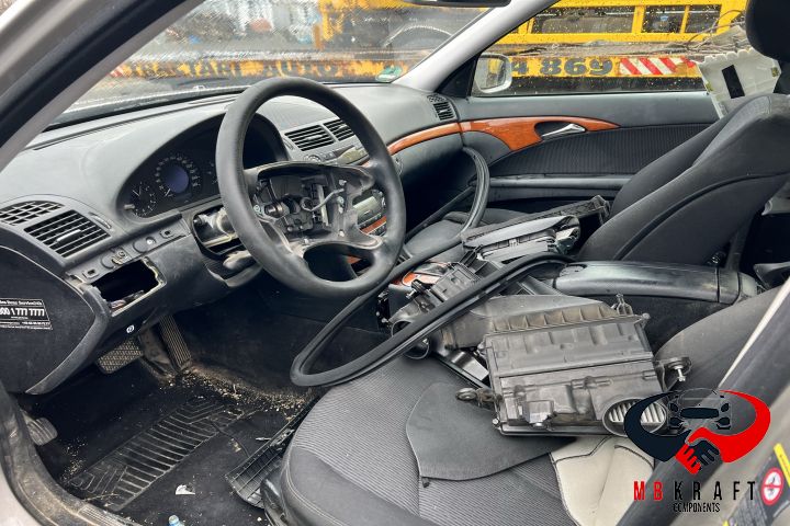 Compartiment depozitare diverse A2116830075 Mercedes-Benz E-Class W21