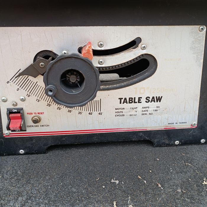 Настолен циркуляр