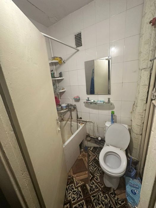 Продаётся Квартира Чиланзар 13. 2/2/5 Кирпич Малогабаритка