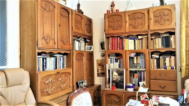 Biblioteca din 5 piese lemn, întreținută, preț negociabil