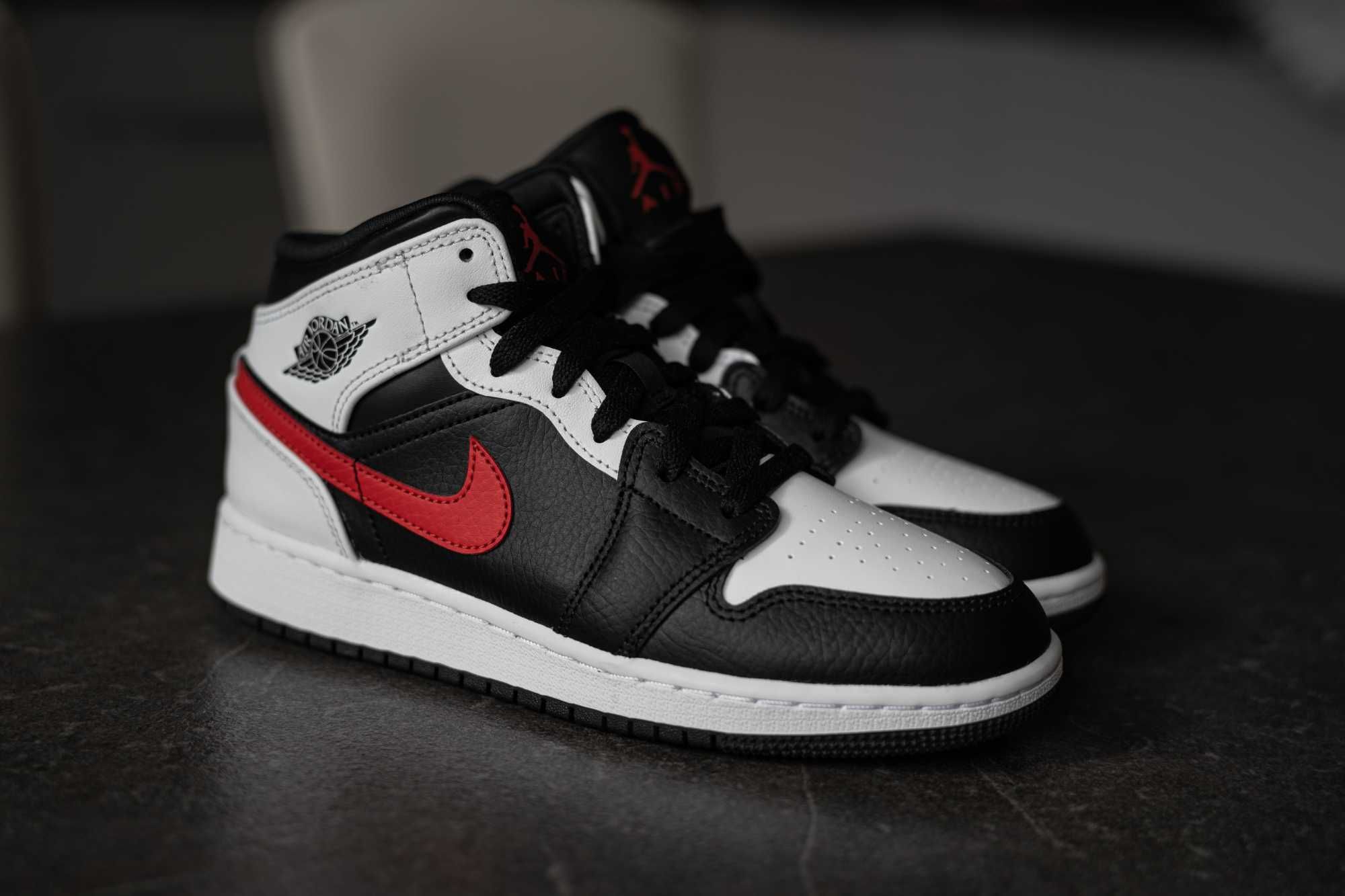 Vand Nike Air Jordan 1 Mid Original (marimea 36)